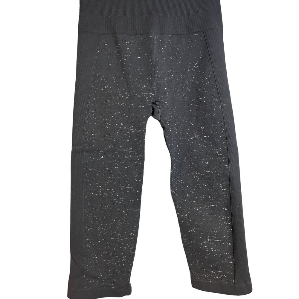 Lululemon Free To Flow High Rise Crop Legging / Active Wear
